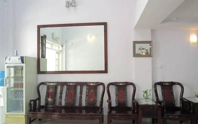 RedDoorz Anh Ngoc Hotel