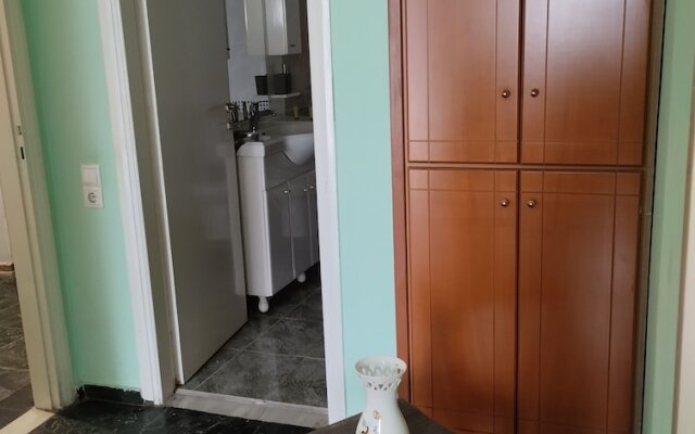 Beautiful 2-bed Apartment in Chania 65 sqm Space w