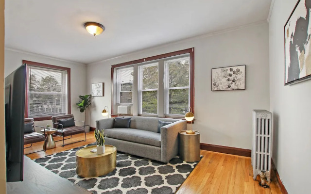 Prime 1BR Apt - Cullom F2