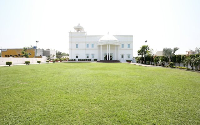 OYO 12989 White Diamond Hotel