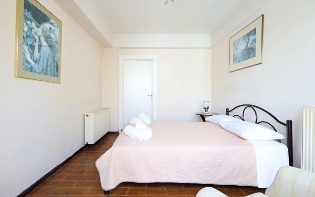 Riverside Villa 8 Persons With Access to the sea