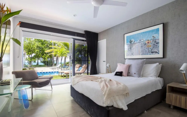 Tenterfield Beachfront Luxury 4 Bedroom Holiday Home