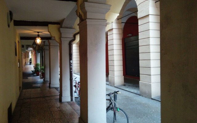 Spacious and Beautiful 60 sqm Apartment in the Very Heart of Bologna
