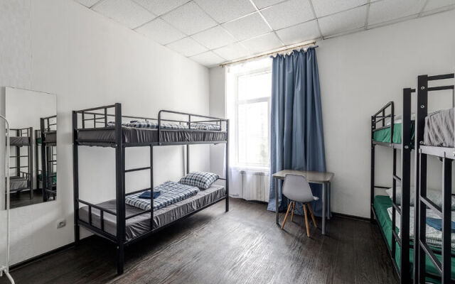 Hostel Terrace 10L