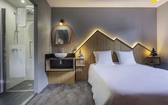 Base Camp Lodge Hotel