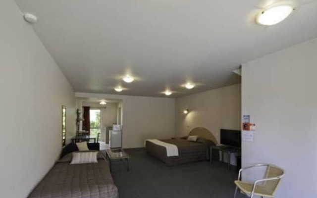 Lake Point Motel