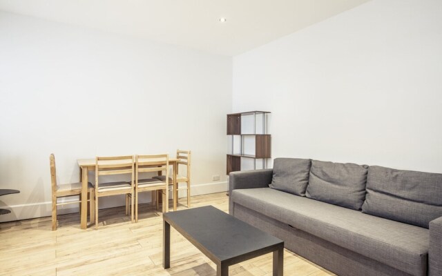 Bright Mornington Avenue Apartment II- KDW02