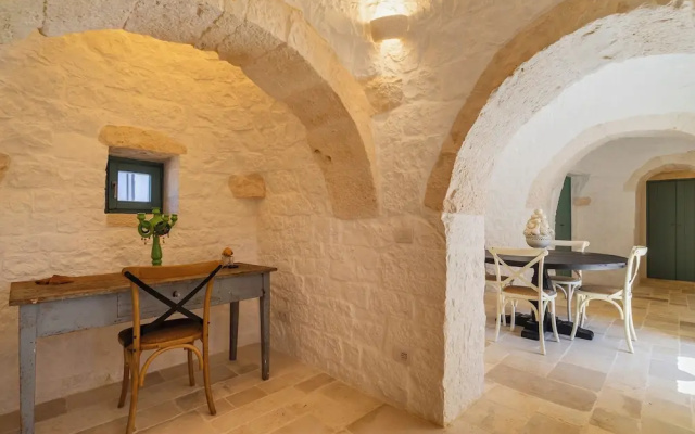 Trullo Pietra Rossa with Pool by Wonderful Italy
