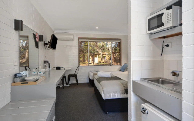 Pleasant Way River Lodge