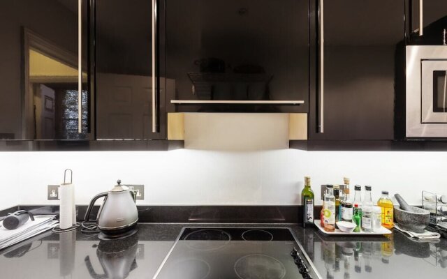 Stunning 2 Bed Apt, Sleeps 3 in Kensington