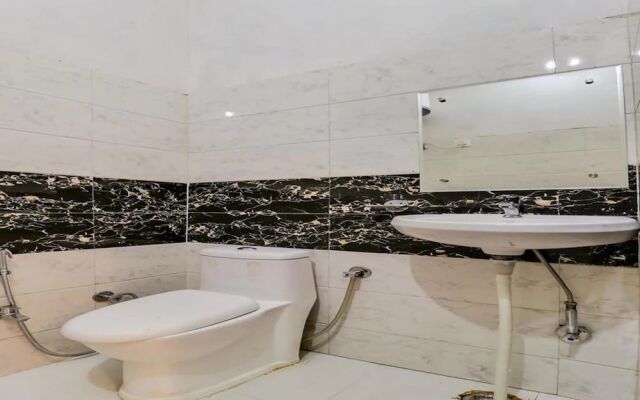 Goroomgo Harihar Guest House Haridwar