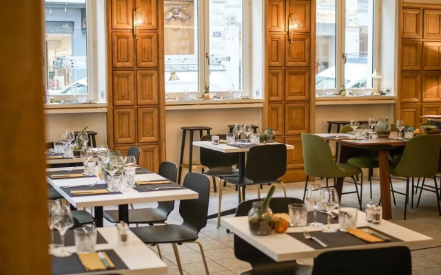 Globe et Cecil Hôtel