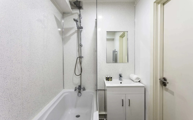Spacious Clapham Junction Apartment