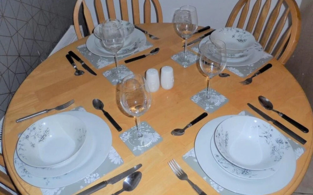 Doncaster -very Quiet-private Parking-dog Friendly