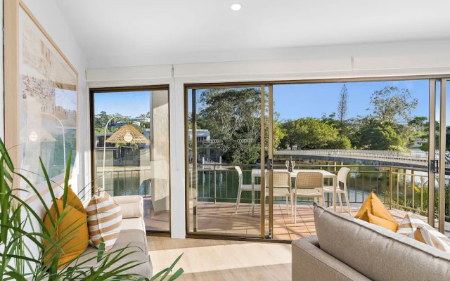 Unit 3 - 7 Noosa Parade - Riverfront