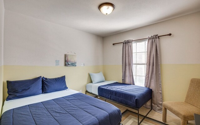 < 1 Mi to Lake Ray Hubbard: Home w/ Patio!