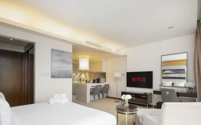 LUX  The EMAAR Fashion Avenue Studio 2