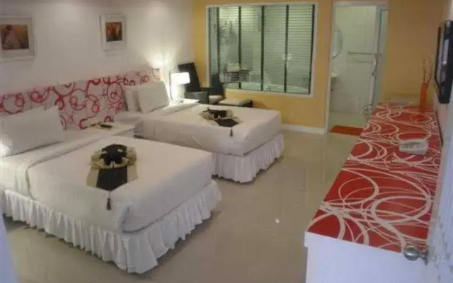 @Ratchada Hotel And Spa