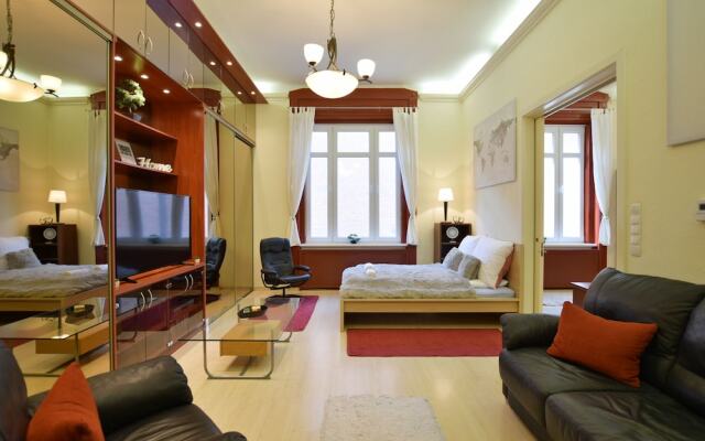 Ultra central apartment at Synagogue