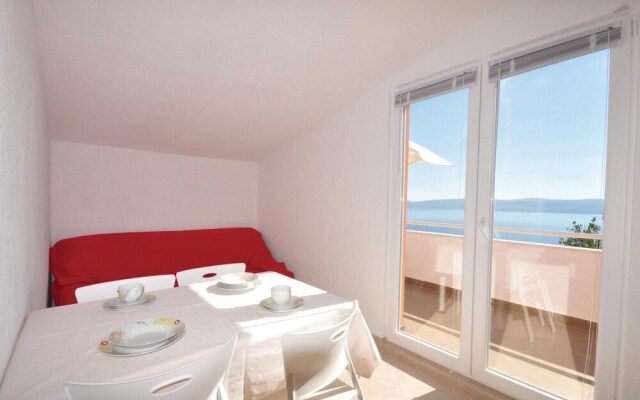 Awesome Home in Mimice With Wifi and 2 Bedrooms