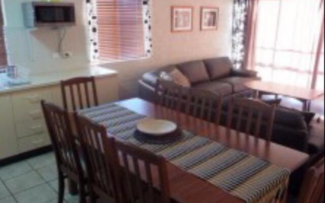 Kirwan 49 - Holiday Apartment