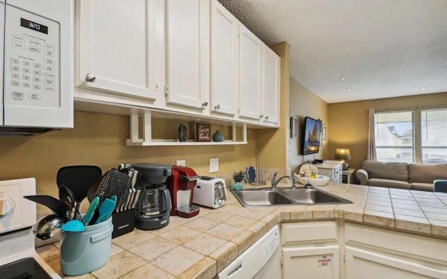 8226 is an upstairs pet friendly studio located in Sandpiper Cove by RedAwning