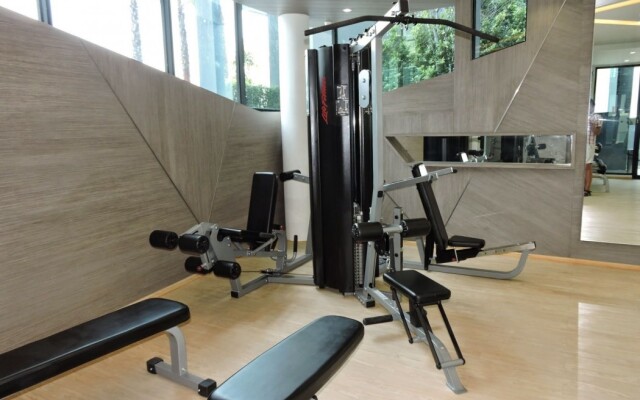 Acqua Condominium
