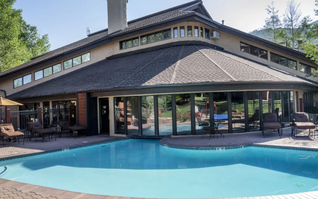 Trappeurs Crossing Resort by Steamboat Resorts