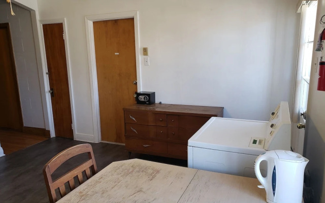 Apartment near Metro Monk Station