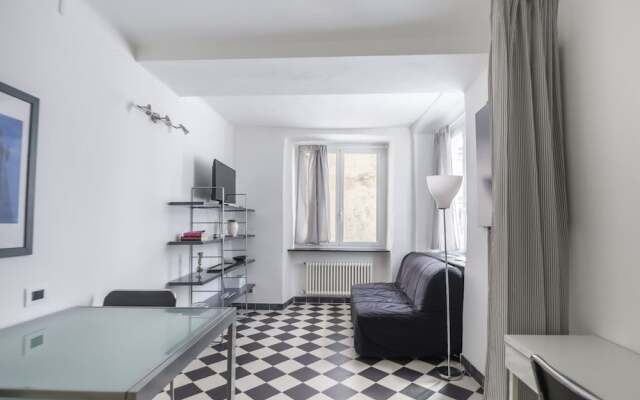 Modern Apartment in Genova Near Christopher Columbus House
