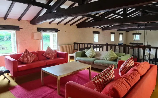 Beautiful Holiday Home With Private Pool