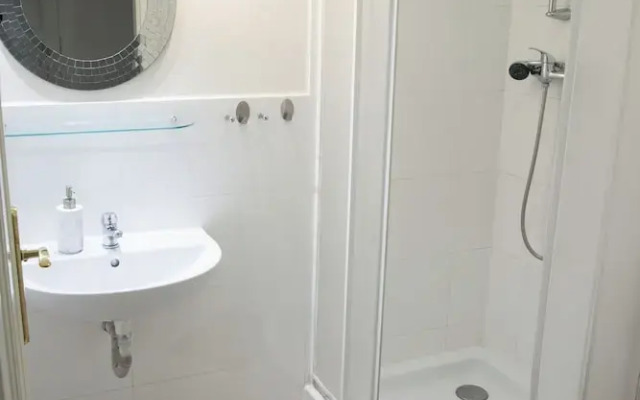 Spacious 2 Bedroom Apartment With Nice Terrace