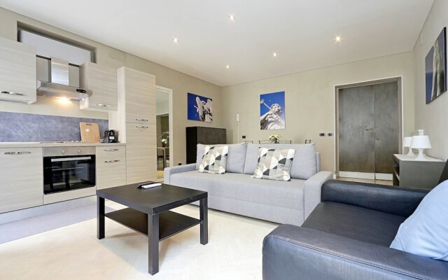 Spanish Steps Modern Apartment Balcony