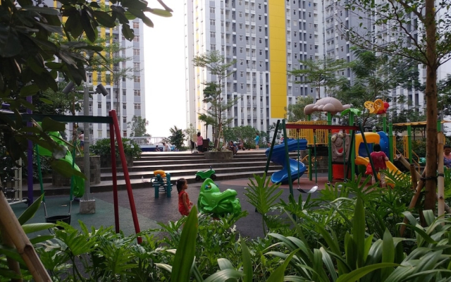 Modern and Full Parquette @ Studio Springlake Summarecon Apartment