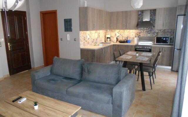 Haris Apartments