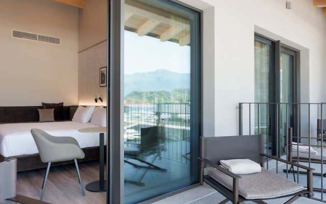 Гостевой дом Lago Dorato Marina Lodge