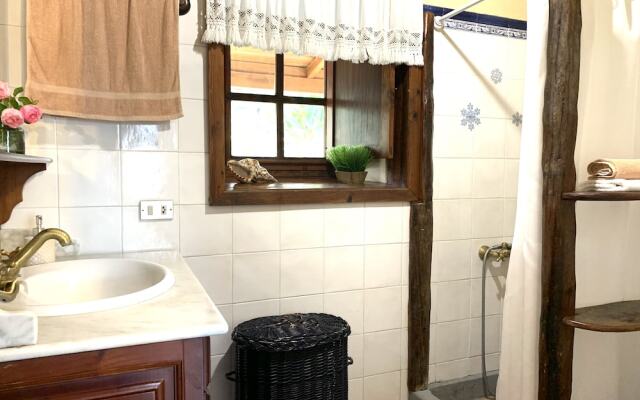 Casas La Paredita