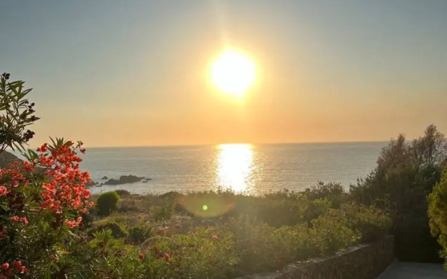 Secluded Oasis With Stunning Views Private Beach