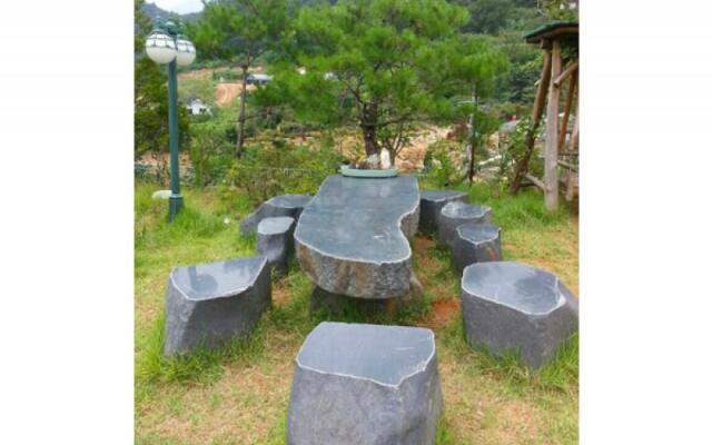 Gapyeong Cheongpyeong White Pension