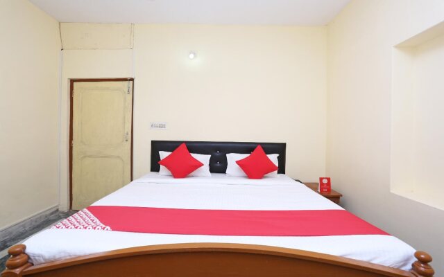 OYO 19323 Shiv Sai Guest House