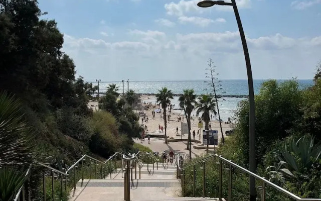Sea Breeze Netanya Retreat by Sea N Rent