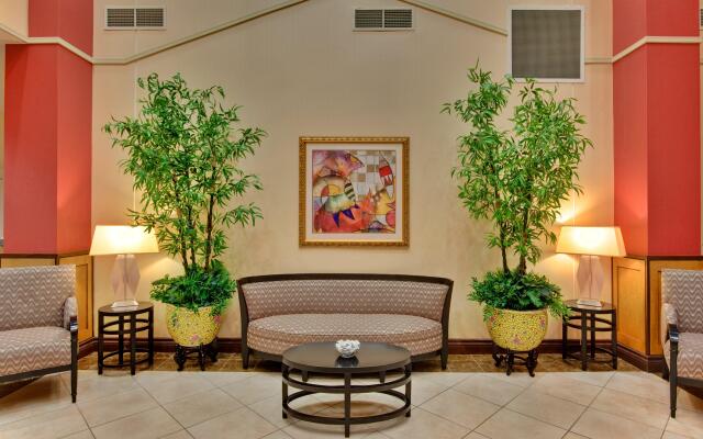Holiday Inn & Suites Bakersfield by IHG