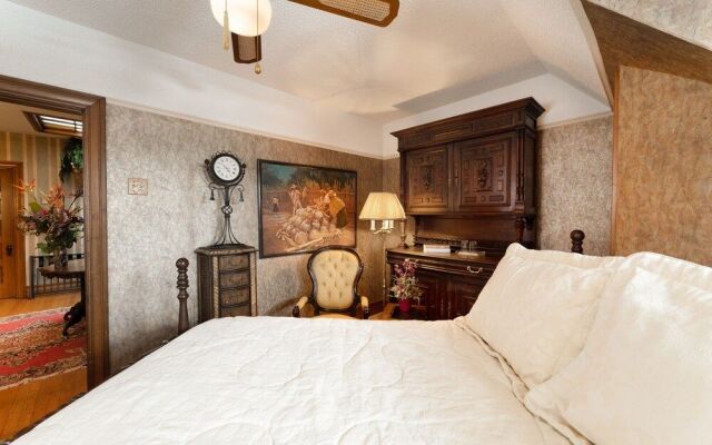 The Dempsey Manor Bed & Breakfast Inn