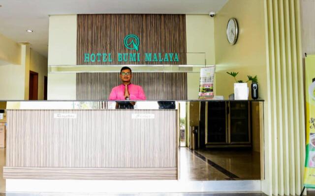 Urbanview Hotel Bumi Malaya