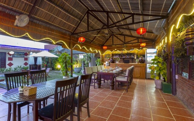 Ha My Beachside Villa Hoian