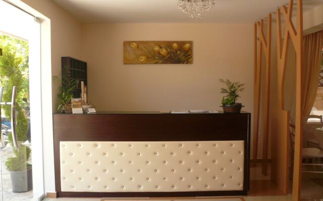 Avra Hotel