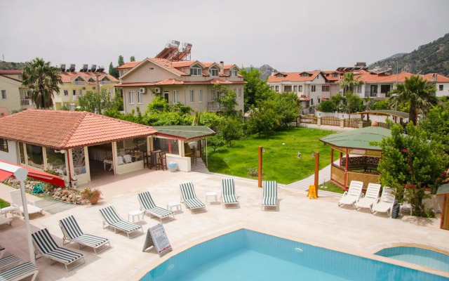 Yaprak Hotel