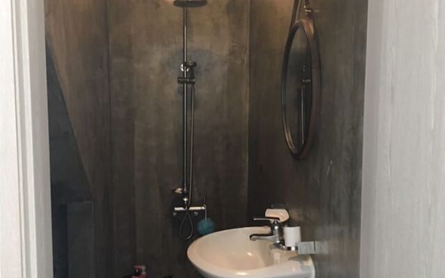 Backpack Season 2 Guesthouse - Hostel