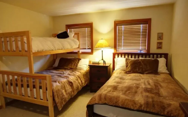 Mountain Town Properties White Wolf 4