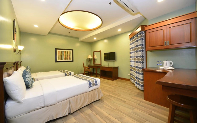 Paragon Hotel and Suites